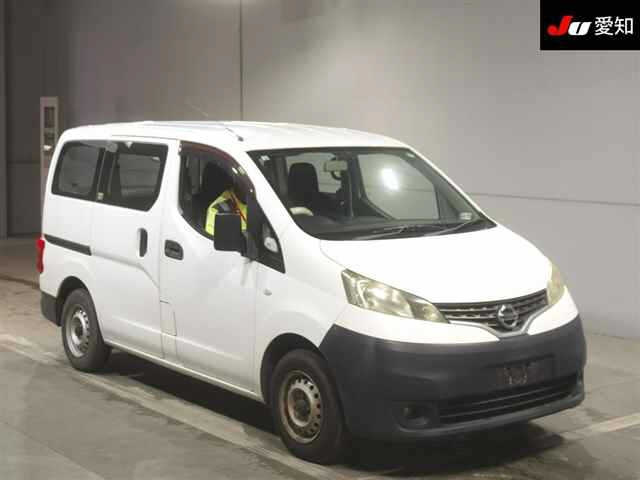 NISSAN NV200 2010