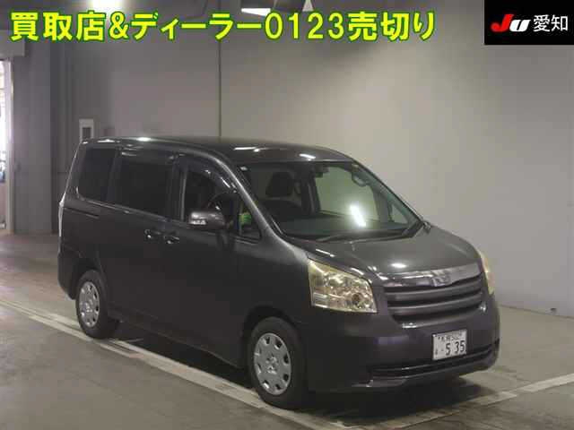 TOYOTA NOAH 2009