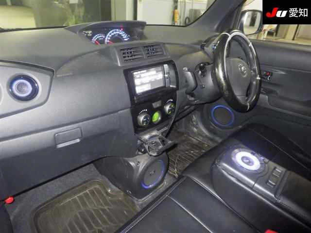 TOYOTA BB 2012