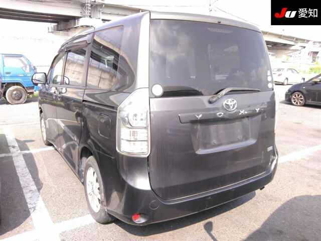 TOYOTA VOXY 2012