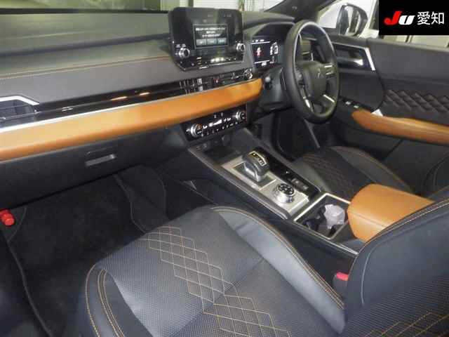 MITSUBISHI OUTLANDER PHEV 2023