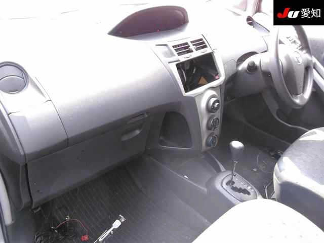 TOYOTA VITZ 2009