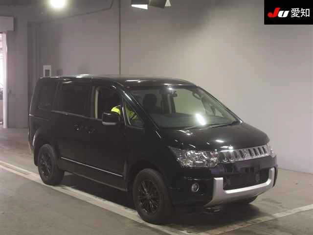 MITSUBISHI DELICA D5 2017