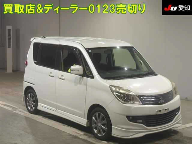 MITSUBISHI DELICA D2 2012