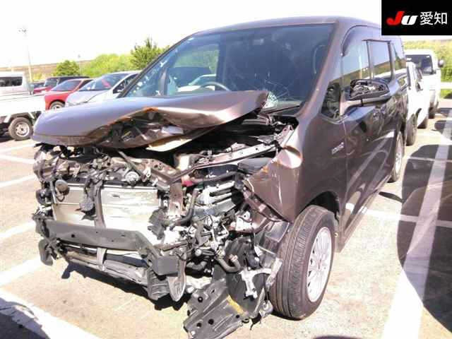 TOYOTA NOAH 2014