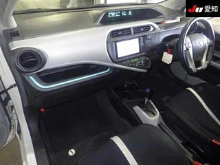 TOYOTA AQUA 2012