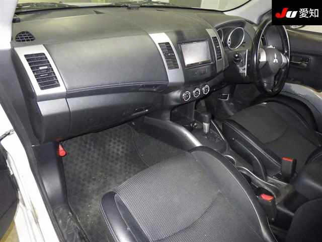 MITSUBISHI OUTLANDER 2010
