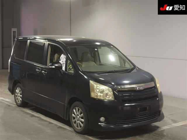TOYOTA NOAH 2008
