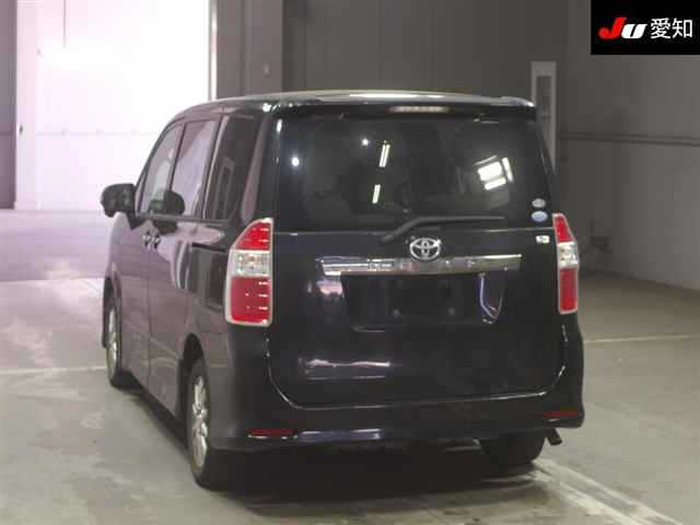 TOYOTA NOAH 2008