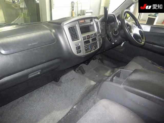 NISSAN CARAVAN 2009