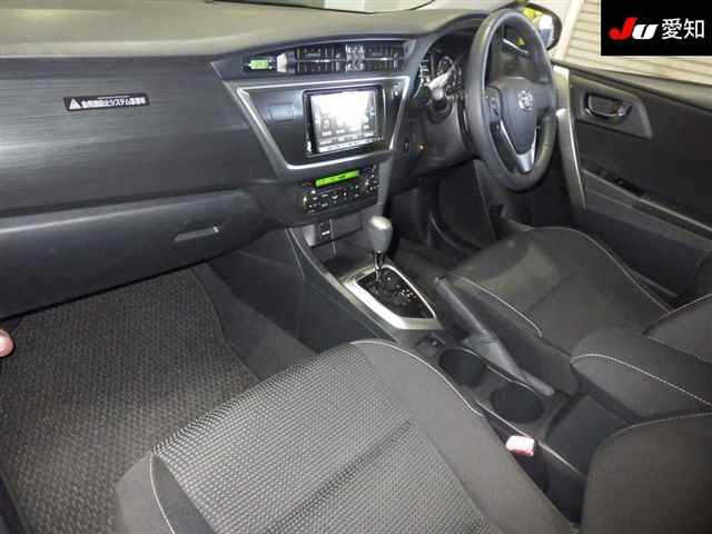 TOYOTA AURIS 2012