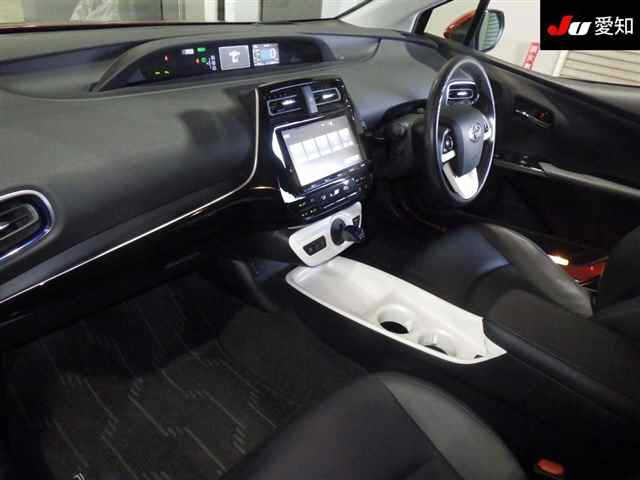 TOYOTA PRIUS 2016