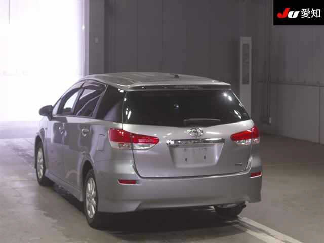 TOYOTA WISH 2010