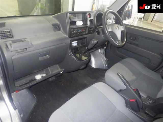 DAIHATSU HIJET VAN 2015