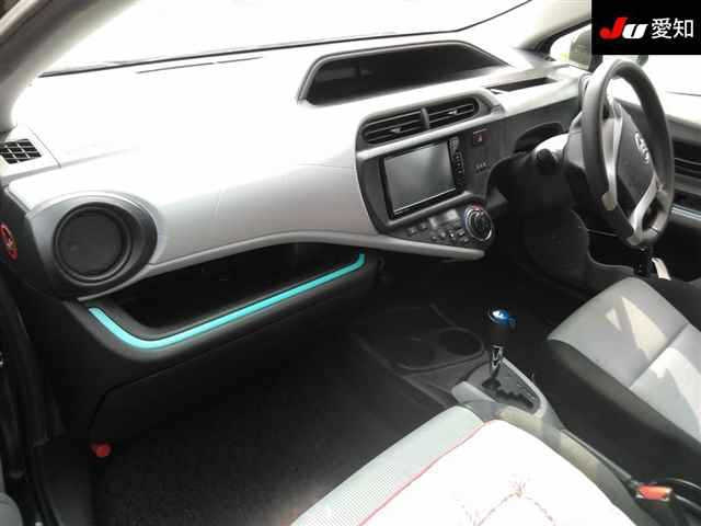 TOYOTA AQUA 2013