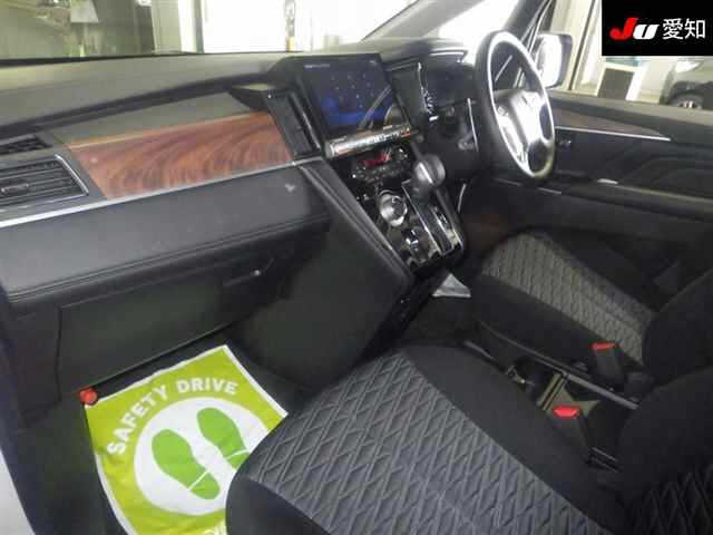 MITSUBISHI DELICA D5 2024