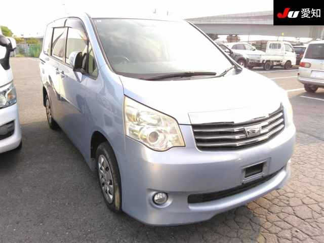TOYOTA NOAH 2012
