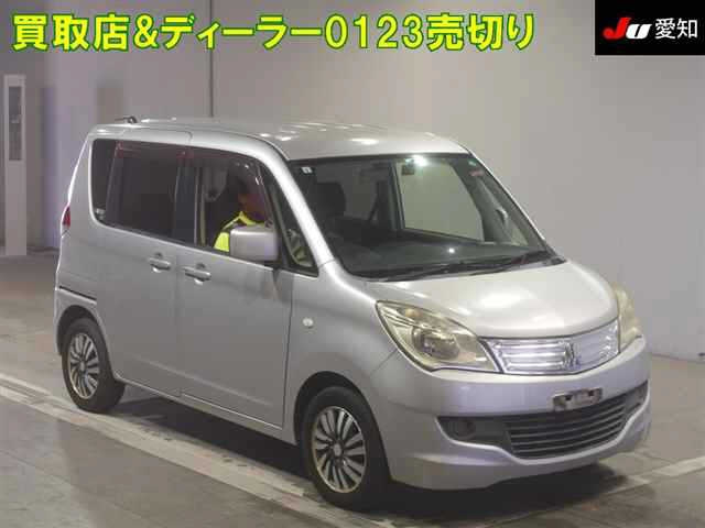 MITSUBISHI DELICA D2 2011