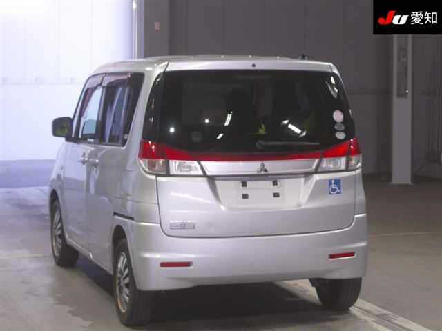 MITSUBISHI DELICA D2 2011