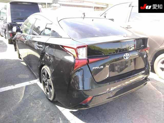 TOYOTA PRIUS 2021