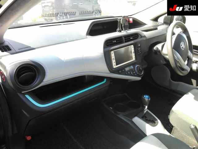 TOYOTA AQUA 2012