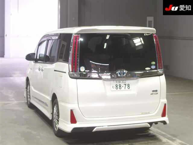 TOYOTA NOAH 2018