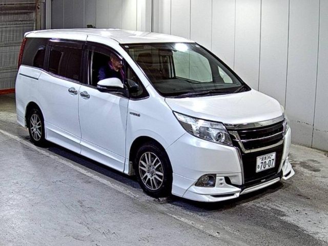 TOYOTA ESQUIRE 2015