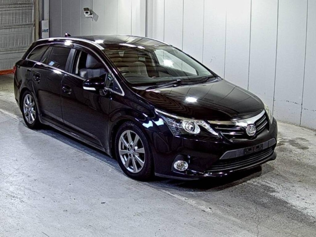 TOYOTA AVENSIS WAGON 2012