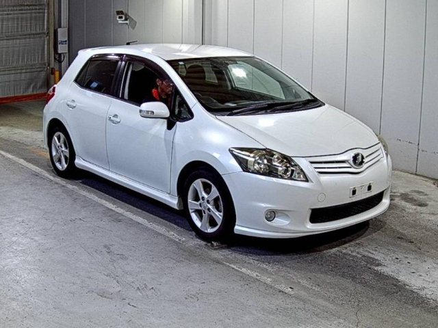 TOYOTA AURIS 2010