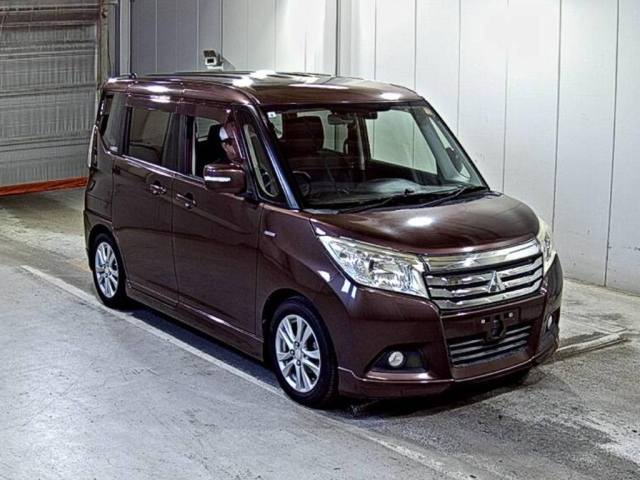 MITSUBISHI DELICA D2 2017