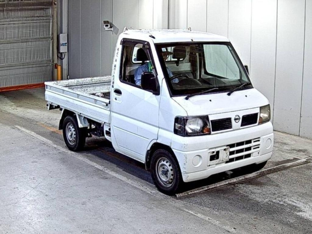 NISSAN CLIPPER TRUCK 2010