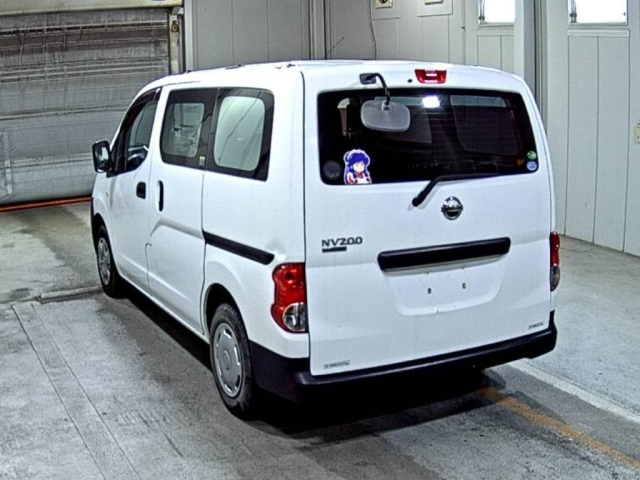 NISSAN NV200 2013