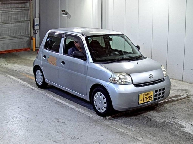 DAIHATSU ESSE 2011