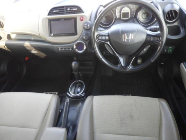 HONDA FIT SHUTTLE 2013