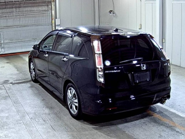 HONDA STREAM 2010