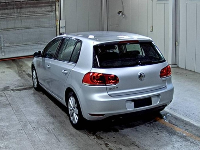 VOLKSWAGEN GOLF 2012
