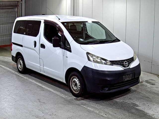 NISSAN NV200 2013