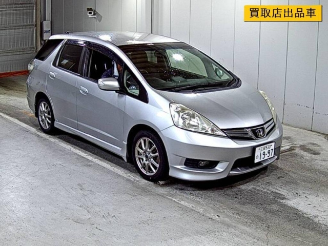 HONDA FIT SHUTTLE 2013