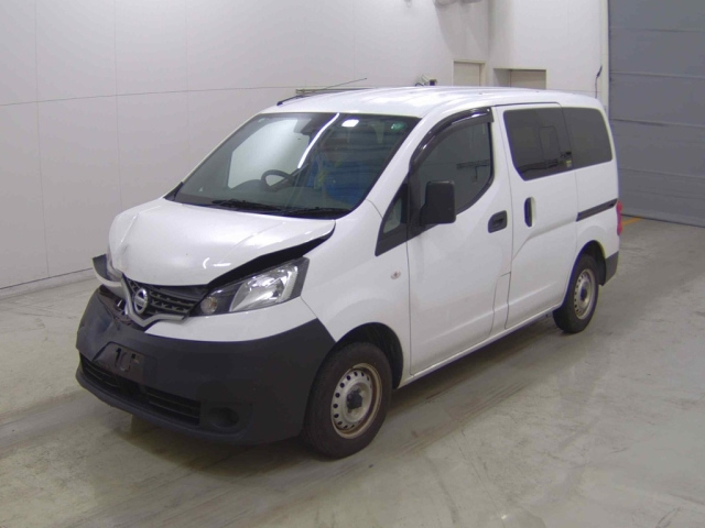 NISSAN NV200 2020