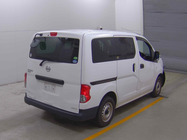 NISSAN NV200 2020