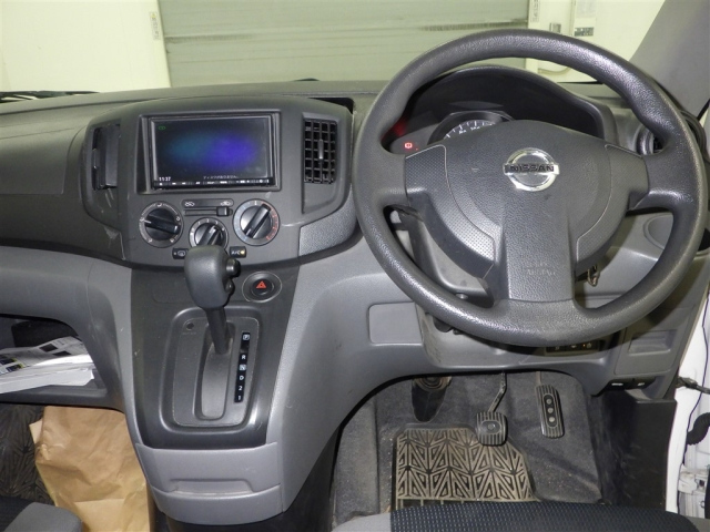 NISSAN NV200 2020