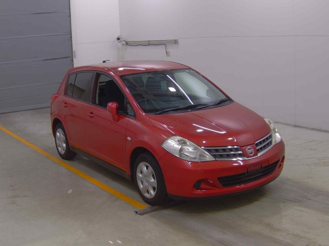 NISSAN TIIDA 2012