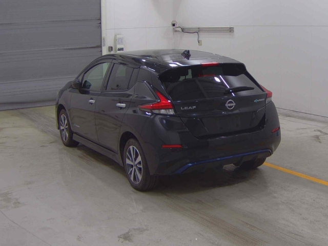 NISSAN LEAF 2021