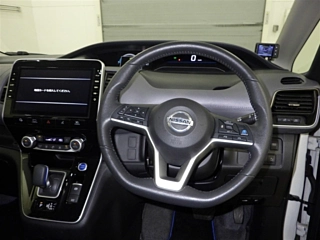 NISSAN SERENA 2020