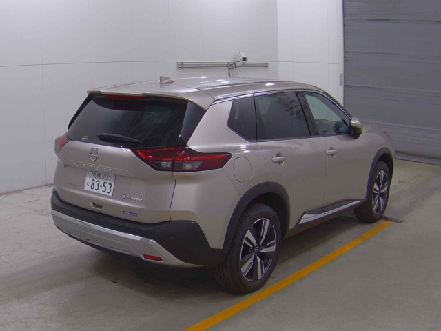 NISSAN X-TRAIL 2025