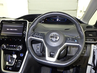 NISSAN SERENA 2018