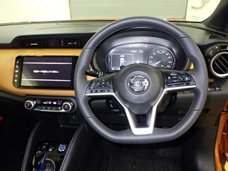 NISSAN KIX 2021