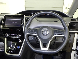 NISSAN SERENA 2018