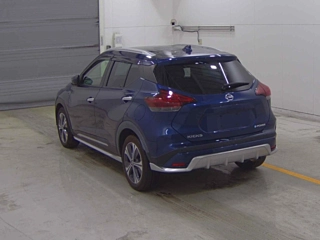 NISSAN KIX 2020