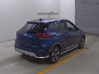 NISSAN KIX 2020